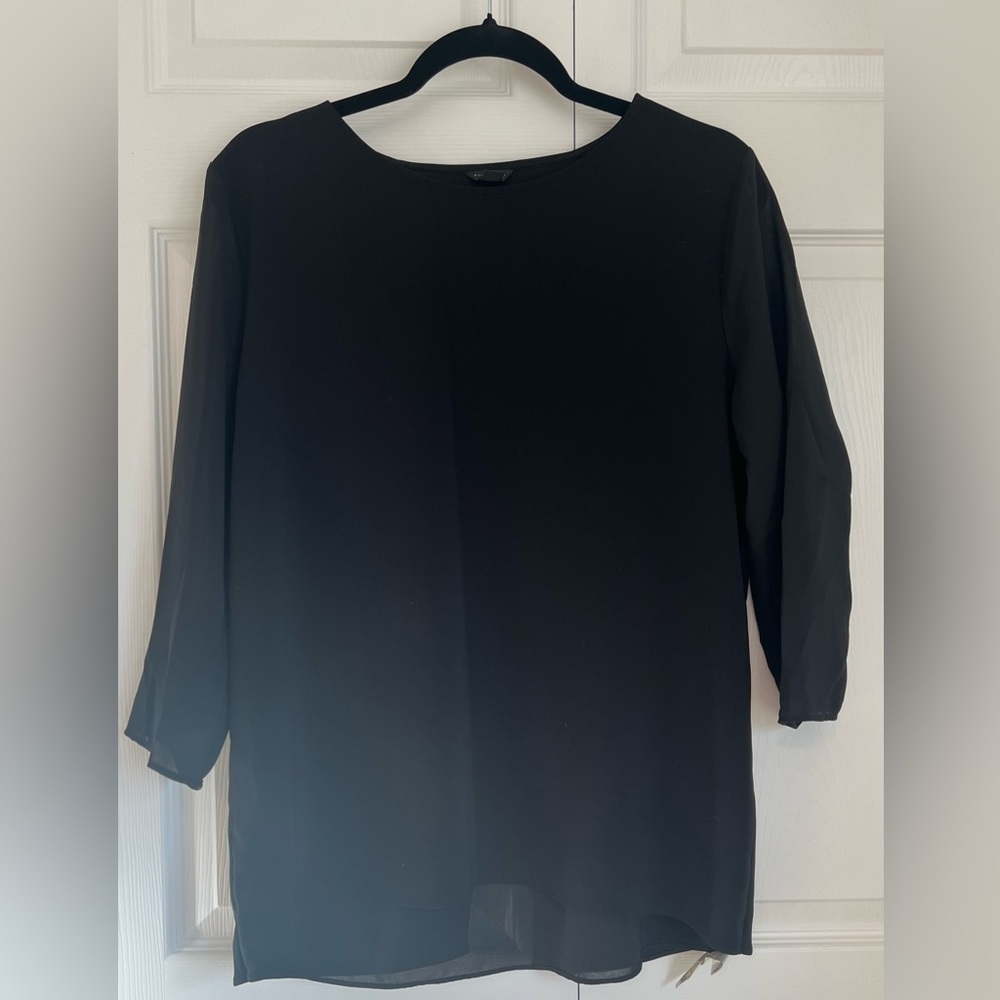 Ann Taylor 3/4 Sleeved Blouse with semi open back
